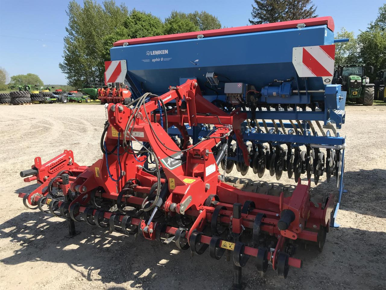 Lemken Saphir 8 Autoload - آلة البذر: صورة 1 Lemken Saphir 8 Autoload - آلة البذر: صورة 1