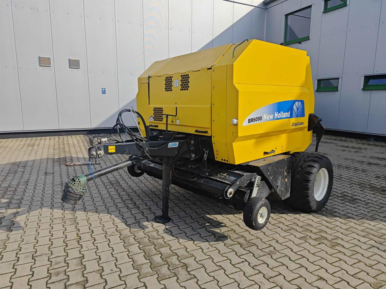 مكنة New Holland BR6090: صورة 1