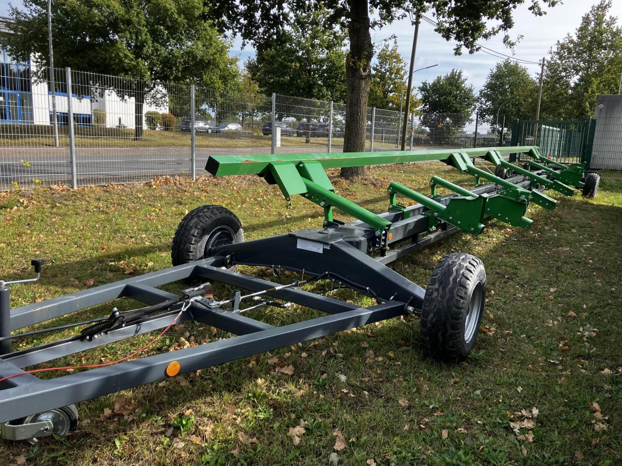 TAM Leguan Quattro 45ft - حصادة برأس ملحق: صورة 1 TAM Leguan Quattro 45ft - حصادة برأس ملحق: صورة 1