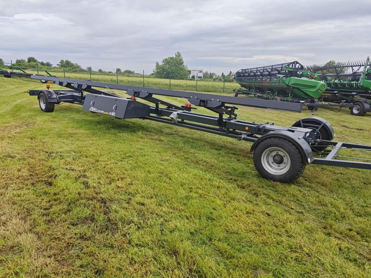 TAM Leguan Quattro ML 30ft - حصادة برأس ملحق: صورة 1 TAM Leguan Quattro ML 30ft - حصادة برأس ملحق: صورة 1