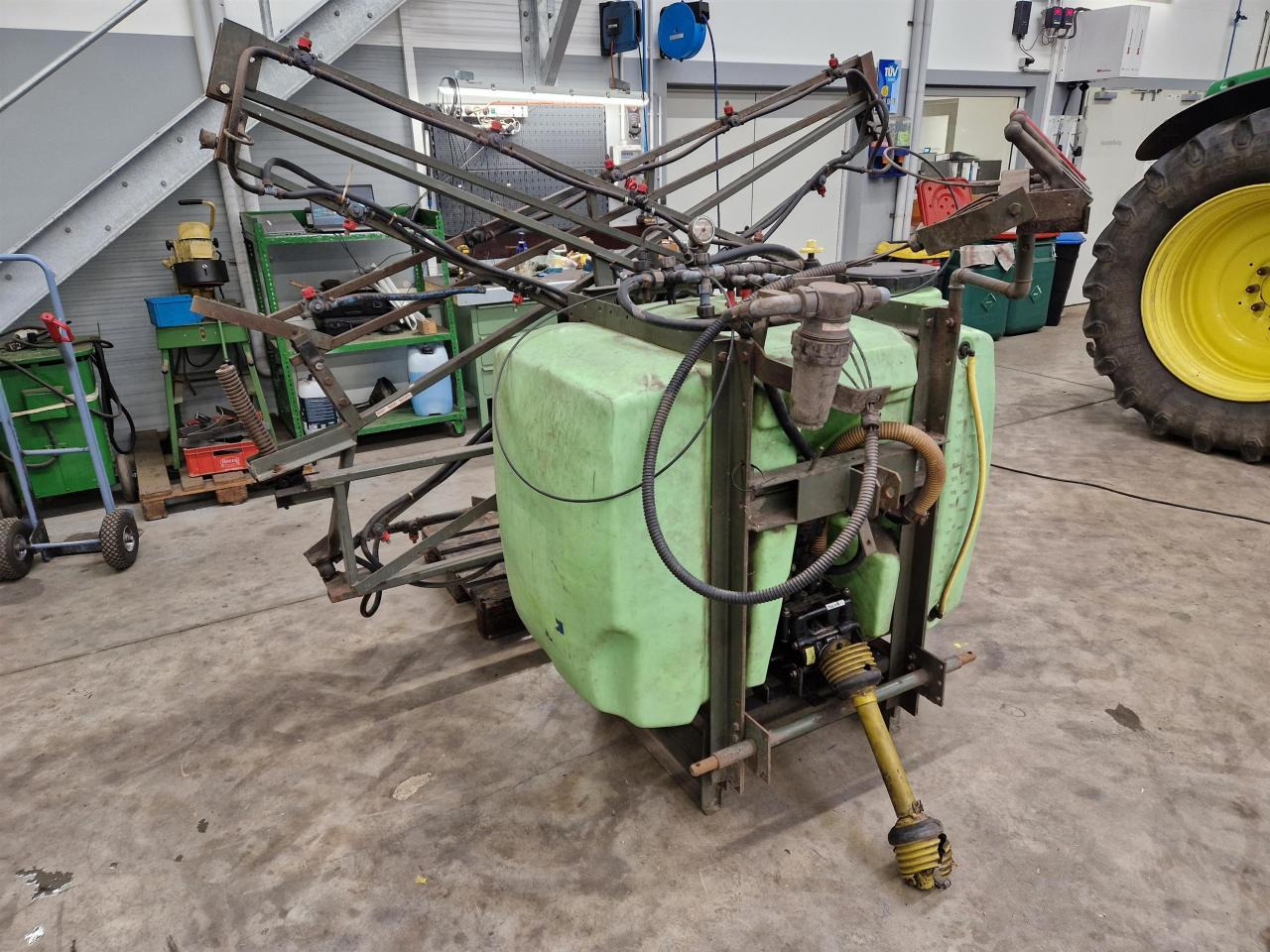 Tecnoma 800 Liter - بخاخ مركب على الجرار: صورة 1 Tecnoma 800 Liter - بخاخ مركب على الجرار: صورة 1