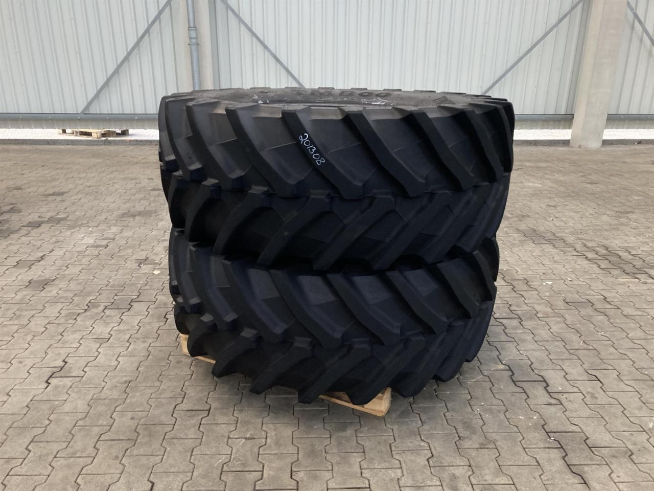Trelleborg 650/65R38 - إطارات - الآلات الزراعية: صورة 1 Trelleborg 650/65R38 - إطارات - الآلات الزراعية: صورة 1
