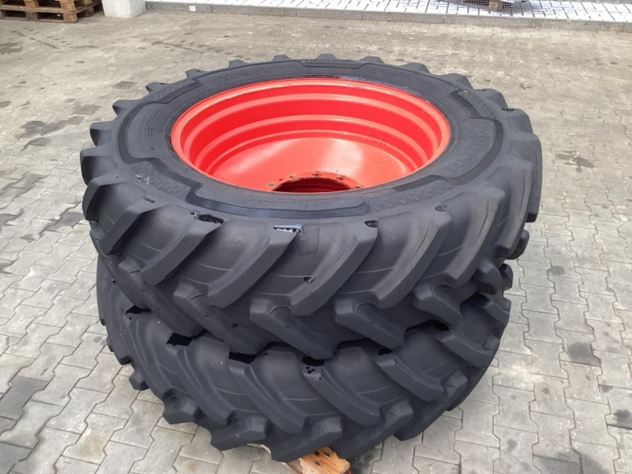 UNBEKANNT 420R38 & 20.8R46 - إطارات - الآلات الزراعية: صورة 1 UNBEKANNT 420R38 & 20.8R46 - إطارات - الآلات الزراعية: صورة 1