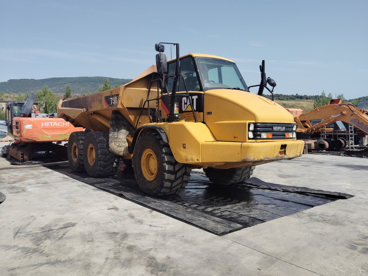 DUMPER ARTICULADO CATERPILLAR 730 - شاحنة قلاب مفصلية: صورة 2 DUMPER ARTICULADO CATERPILLAR 730 - شاحنة قلاب مفصلية: صورة 2