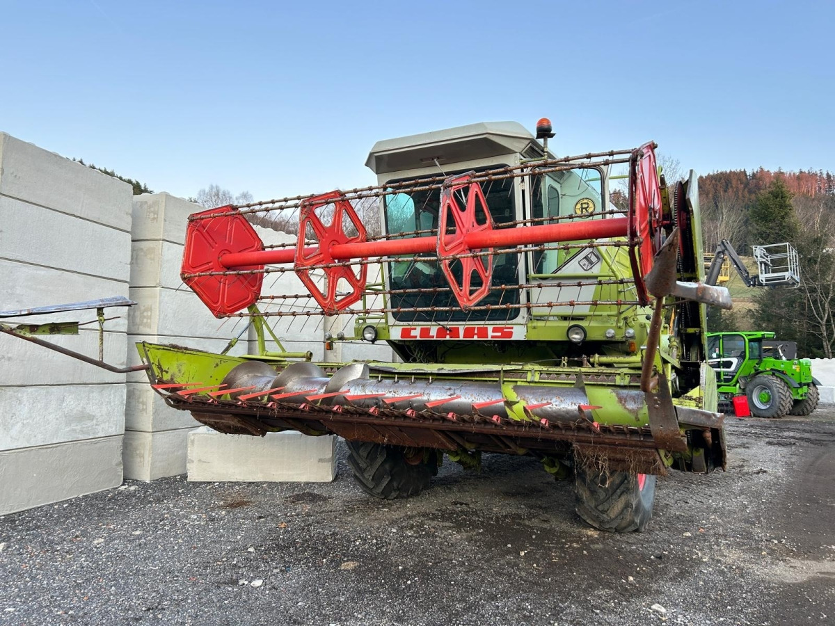 Claas Dominator 96 Mähdrescher - حصادة موحَّدة: صورة 1 Claas Dominator 96 Mähdrescher - حصادة موحَّدة: صورة 1