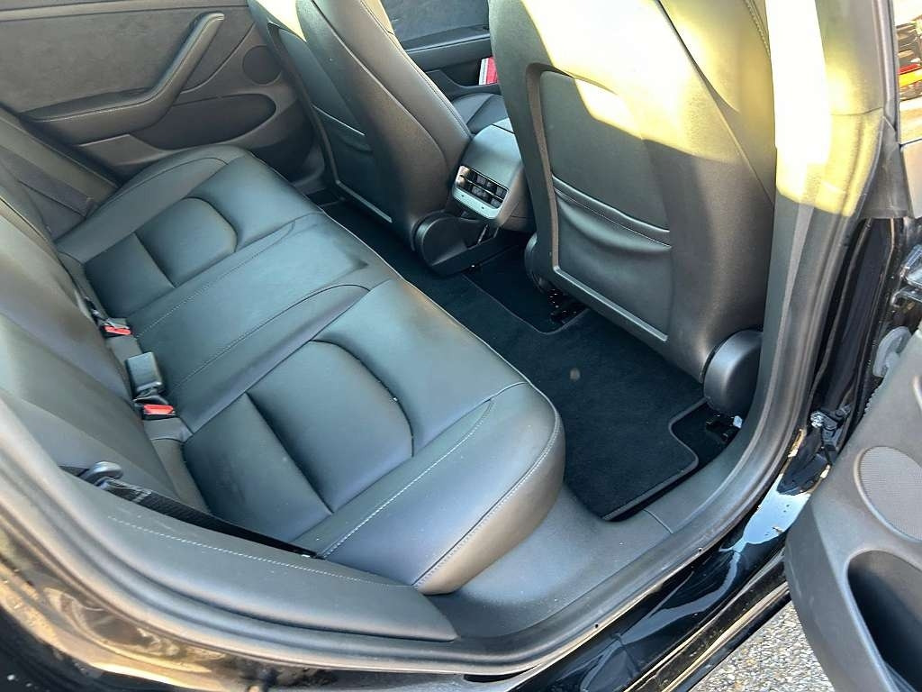 Tesla Model 3 Long Range Tesla Model 3 Long Range: صورة 7 Tesla Model 3 Long Range Tesla Model 3 Long Range: صورة 7