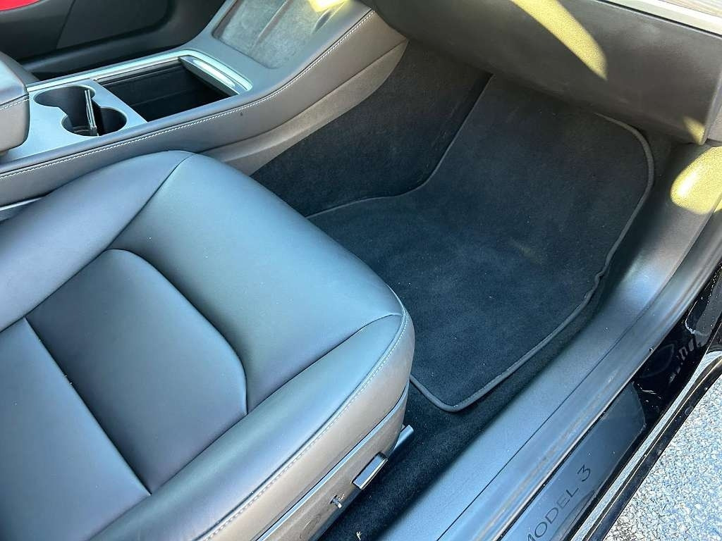 Tesla Model 3 Long Range Tesla Model 3 Long Range: صورة 11 Tesla Model 3 Long Range Tesla Model 3 Long Range: صورة 11