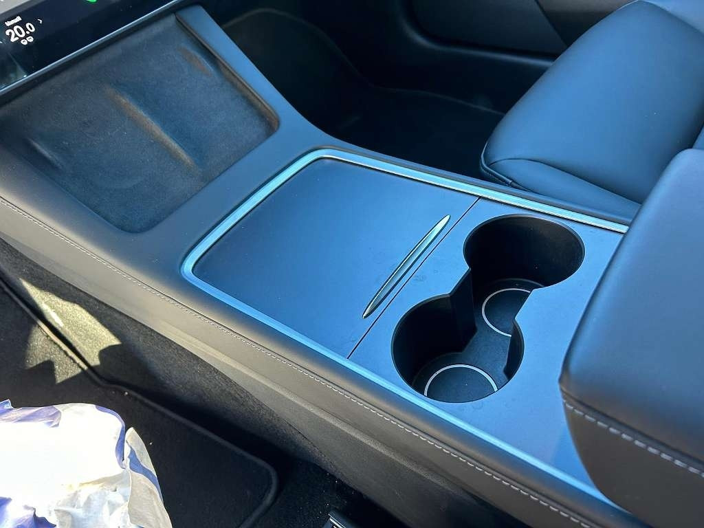 Tesla Model 3 Long Range Tesla Model 3 Long Range: صورة 17 Tesla Model 3 Long Range Tesla Model 3 Long Range: صورة 17