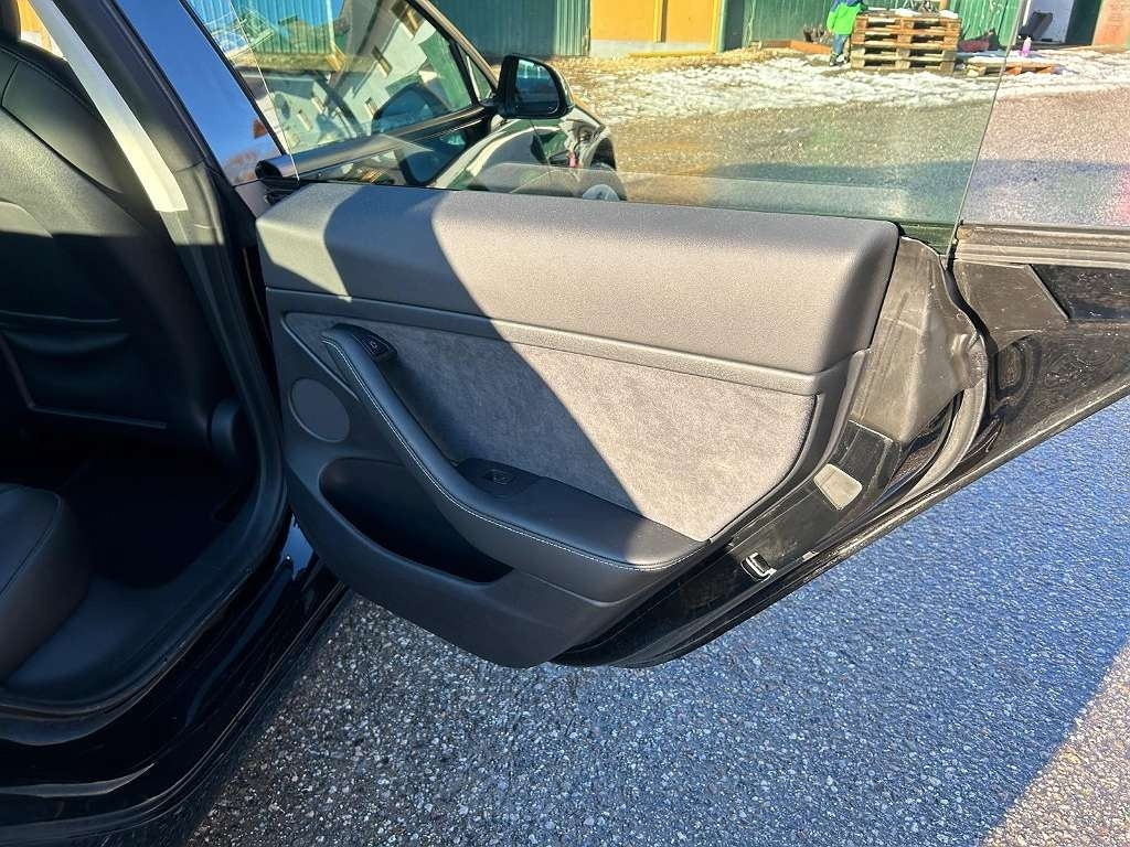 Tesla Model 3 Long Range Tesla Model 3 Long Range: صورة 19 Tesla Model 3 Long Range Tesla Model 3 Long Range: صورة 19