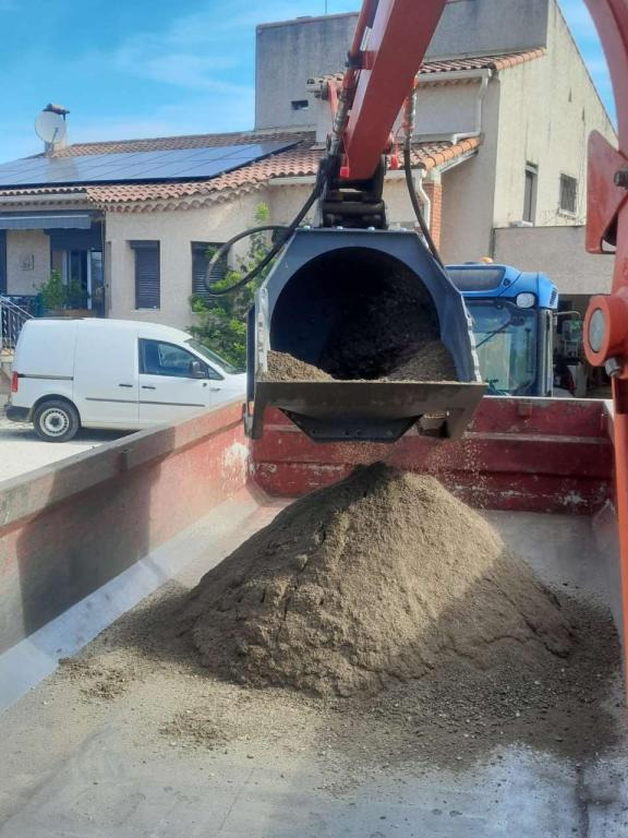 CM Crusher CBR 06 Screening Bucket - بكت - شيول صغير: صورة 1 CM Crusher CBR 06 Screening Bucket - بكت - شيول صغير: صورة 1