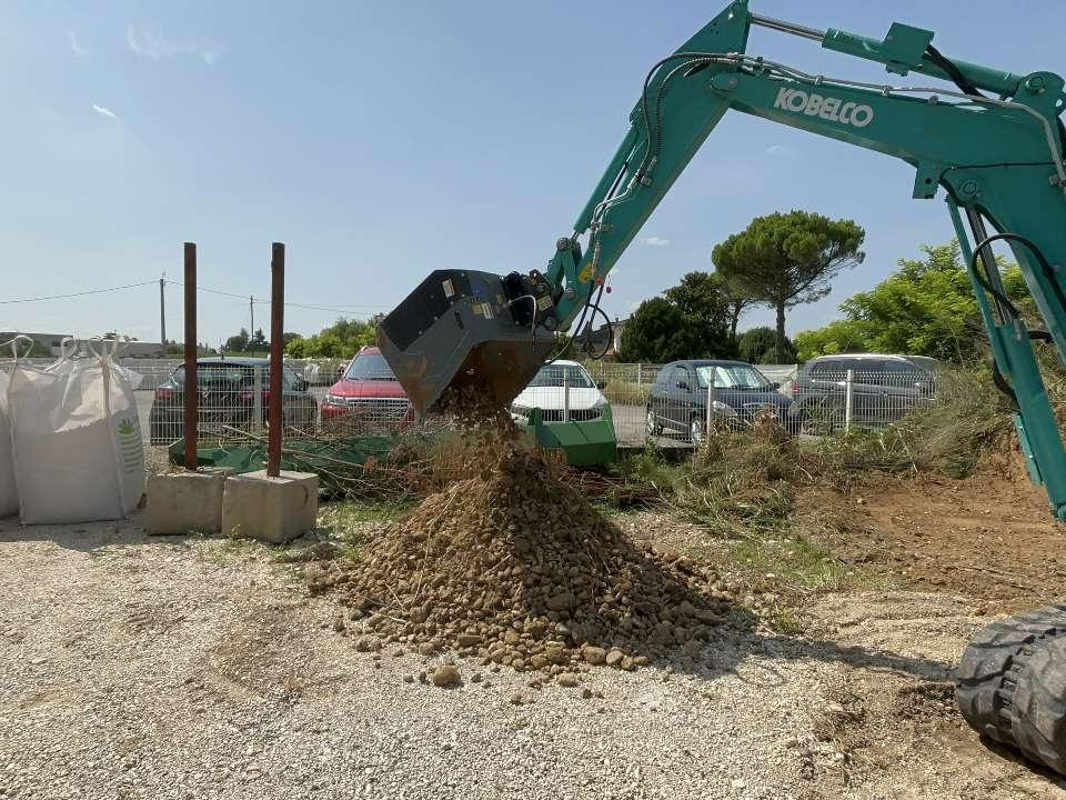 CM Crusher CDS 10 Screening Bucket - بكت - شيول صغير: صورة 2 CM Crusher CDS 10 Screening Bucket - بكت - شيول صغير: صورة 2