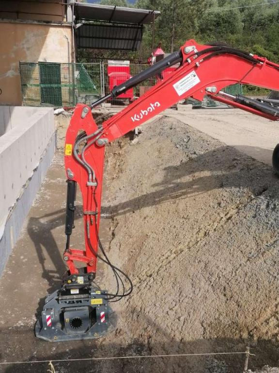 CM Crusher PV 45.80 Vibrating Plate - لوحة اهتزازية: صورة 1 CM Crusher PV 45.80 Vibrating Plate - لوحة اهتزازية: صورة 1
