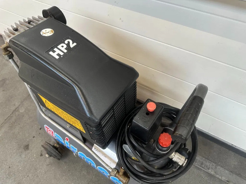 Airmec FIAC BXA 25200 Elektrische Zuigercompressor 2 PK 150 L / min 8 Bar - الضاغط: صورة 5 Airmec FIAC BXA 25200 Elektrische Zuigercompressor 2 PK 150 L / min 8 Bar - الضاغط: صورة 5