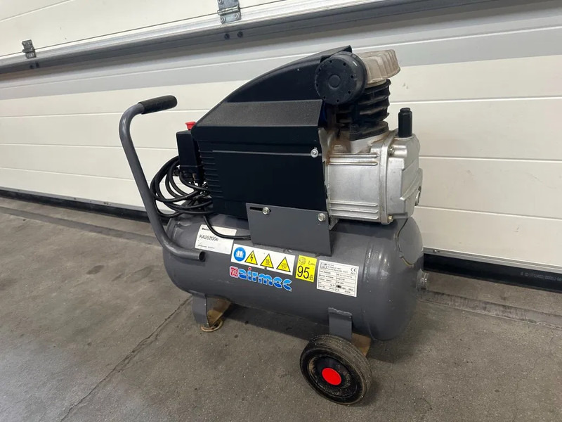 Airmec Fiac BXA 25200 Elektrische Zuigercompressor 2 PK 150 L / min 8 Bar - الضاغط: صورة 4 Airmec Fiac BXA 25200 Elektrische Zuigercompressor 2 PK 150 L / min 8 Bar - الضاغط: صورة 4