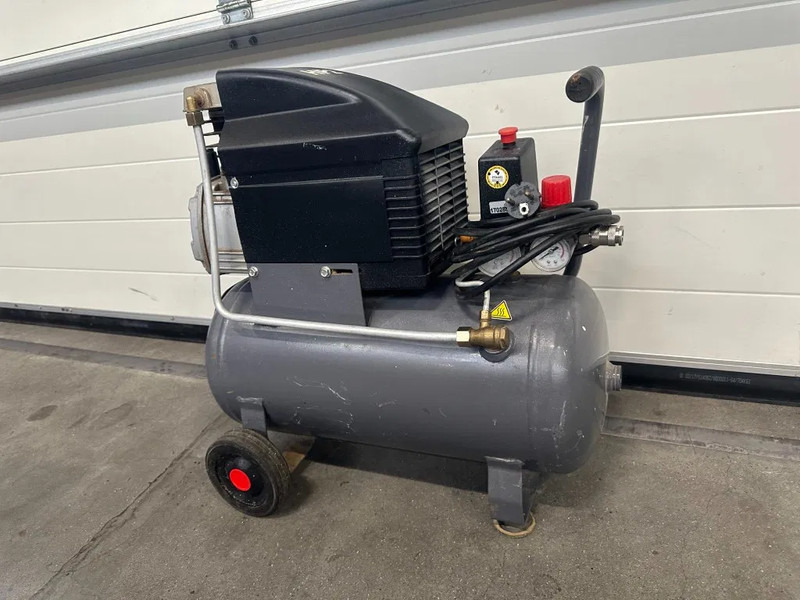 Airmec Fiac BXA 25200 Elektrische Zuigercompressor 2 PK 150 L / min 8 Bar - الضاغط: صورة 5 Airmec Fiac BXA 25200 Elektrische Zuigercompressor 2 PK 150 L / min 8 Bar - الضاغط: صورة 5