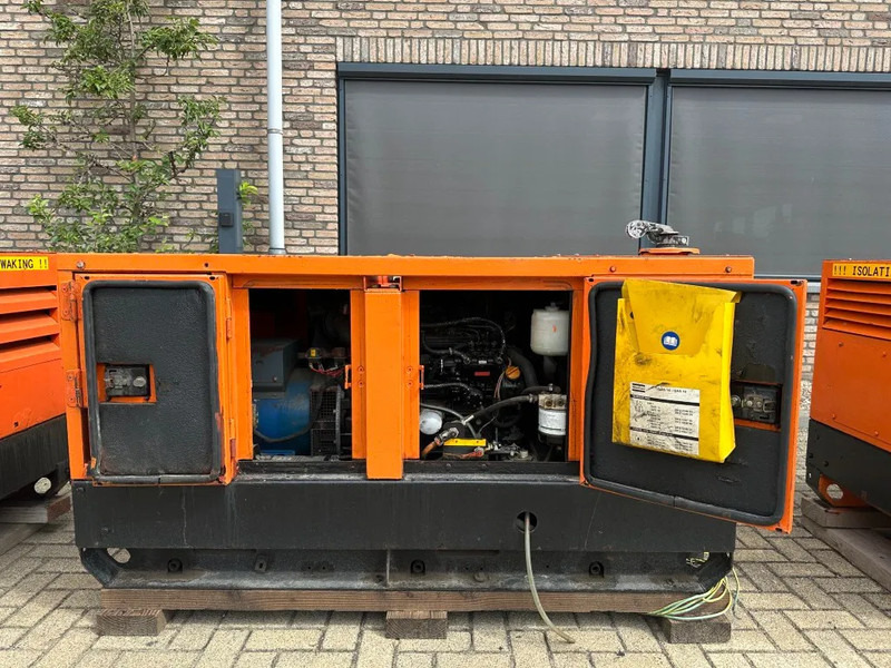 Atlas-Copco QAS 18 Yanmar Mecc Alte Spa 18 kVA Silent generatorset - مجموعة المولدات: صورة 4 Atlas-Copco QAS 18 Yanmar Mecc Alte Spa 18 kVA Silent generatorset - مجموعة المولدات: صورة 4