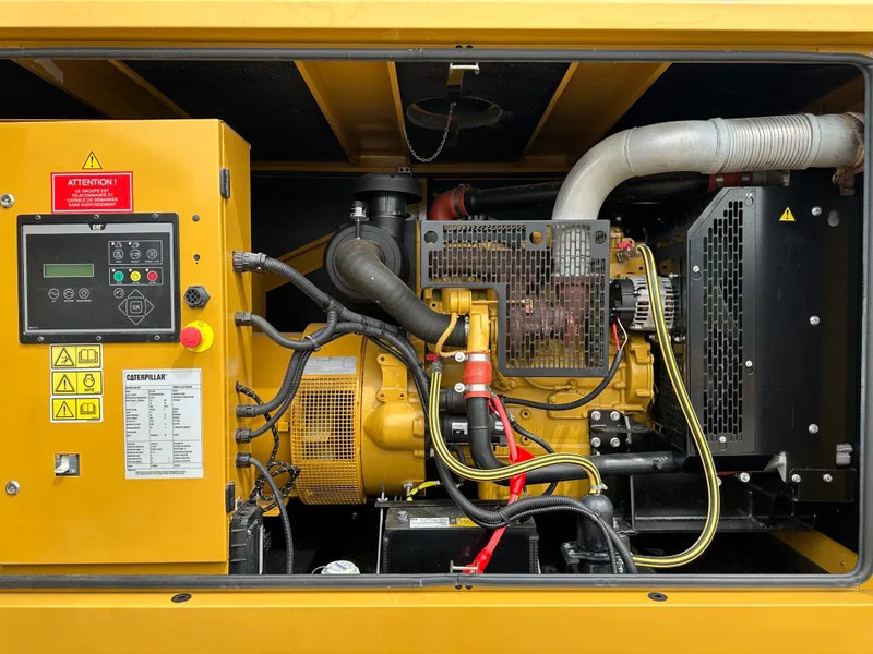 Caterpillar DE110E2 110 kVA Silent generatorset as New ! 121 hours XXL tank - مجموعة المولدات: صورة 2 Caterpillar DE110E2 110 kVA Silent generatorset as New ! 121 hours XXL tank - مجموعة المولدات: صورة 2