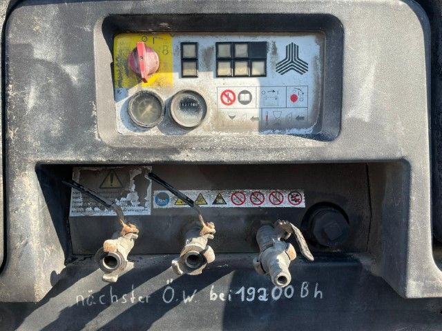 Compair C62HS Deutz 6.2 m3 / min Silent Diesel Schroefcompressor - الضاغط: صورة 4 Compair C62HS Deutz 6.2 m3 / min Silent Diesel Schroefcompressor - الضاغط: صورة 4