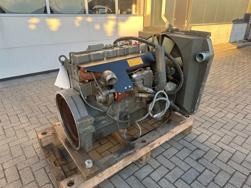 Cummins C300-20 Diesel Engine 300 PK / HP 6 cylinder Diesel motor - محرك - معدات المناولة: صورة 2 Cummins C300-20 Diesel Engine 300 PK / HP 6 cylinder Diesel motor - محرك - معدات المناولة: صورة 2