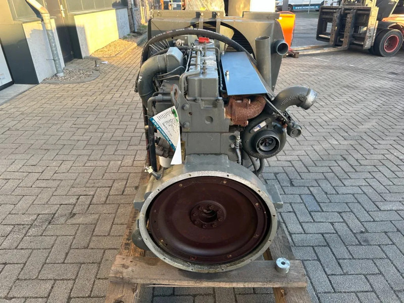 Cummins C300-20 Diesel Engine 300 PK / HP 6 cylinder Diesel motor - محرك - معدات المناولة: صورة 4 Cummins C300-20 Diesel Engine 300 PK / HP 6 cylinder Diesel motor - محرك - معدات المناولة: صورة 4