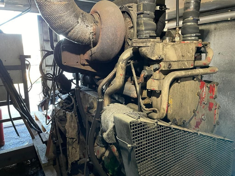 مجموعة المولدات Cummins KTTA 19 C Dieselmotor in container 585 PK: صورة 10