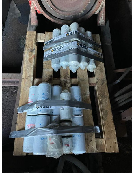 مجموعة المولدات Cummins KTTA 19 C Dieselmotor in container 585 PK: صورة 8