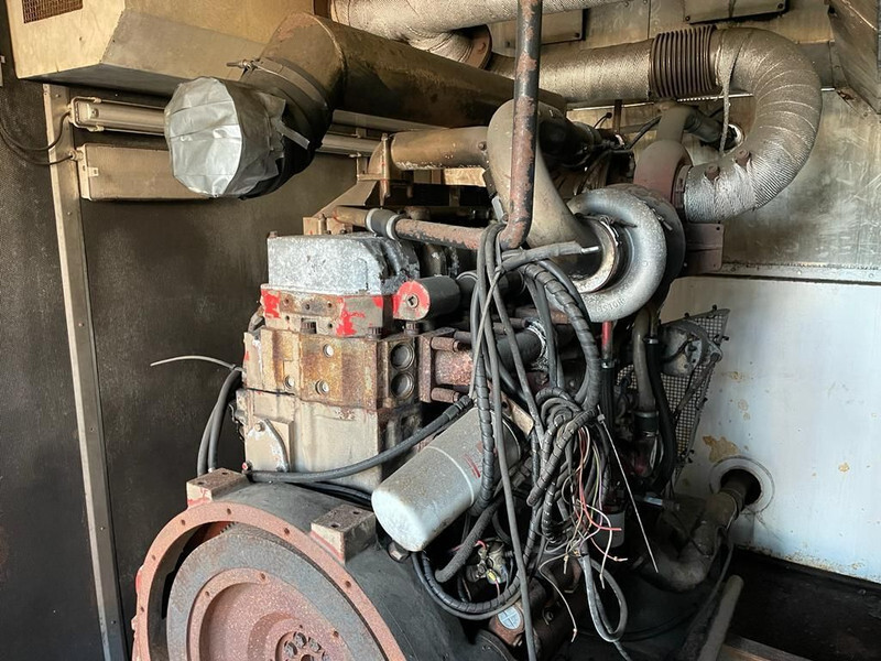 مجموعة المولدات Cummins KTTA 19 C Dieselmotor in container 585 PK: صورة 7