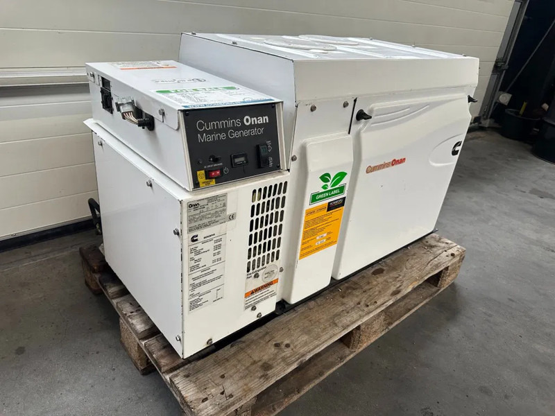 Cummins Onan MDKBP Kubota 4 cilinder Diesel 13.5 kVA Marine Silent generatorset - مجموعة المولدات: صورة 3 Cummins Onan MDKBP Kubota 4 cilinder Diesel 13.5 kVA Marine Silent generatorset - مجموعة المولدات: صورة 3