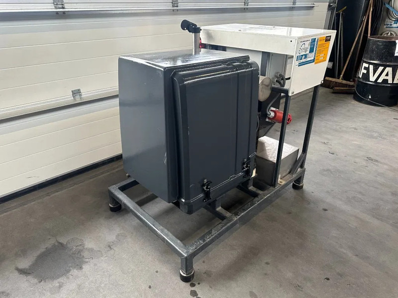 Deutz F2L 1011 Stamford 11 kVA generatorset - مجموعة المولدات: صورة 4 Deutz F2L 1011 Stamford 11 kVA generatorset - مجموعة المولدات: صورة 4