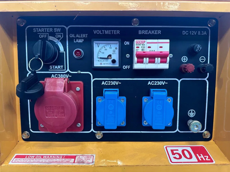 Diesel Diesel Generator UK-9500 5.5 kW 230 en 400 Volt Silent Diesel generator New ! - مجموعة المولدات: صورة 3 Diesel Diesel Generator UK-9500 5.5 kW 230 en 400 Volt Silent Diesel generator New ! - مجموعة المولدات: صورة 3