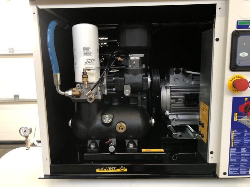 Fiac New Silver 10 / 300 Silent 7.5 kW 860 L / min 10 bar Elektrische Schroefcompressor met ketel - الضاغط: صورة 3 Fiac New Silver 10 / 300 Silent 7.5 kW 860 L / min 10 bar Elektrische Schroefcompressor met ketel - الضاغط: صورة 3