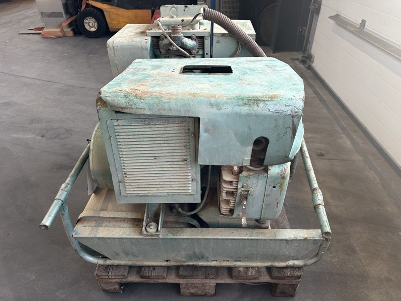 GENERATOR Onan Portaweld 200 Las generator Welding generator 200 Amp Benzine Petrol - مجموعة المولدات: صورة 1 GENERATOR Onan Portaweld 200 Las generator Welding generator 200 Amp Benzine Petrol - مجموعة المولدات: صورة 1