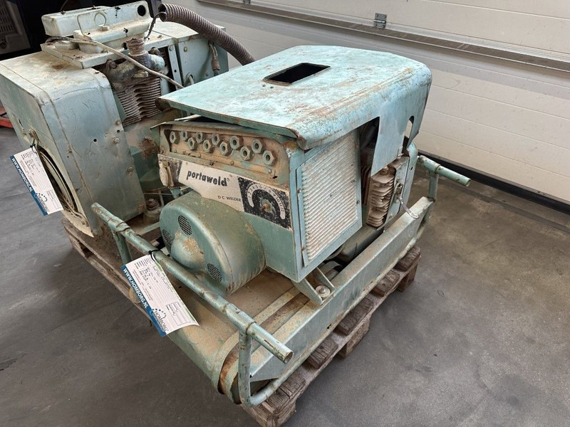 GENERATOR Onan Portaweld 200 Las generator Welding generator 200 Amp Benzine Petrol - مجموعة المولدات: صورة 4 GENERATOR Onan Portaweld 200 Las generator Welding generator 200 Amp Benzine Petrol - مجموعة المولدات: صورة 4