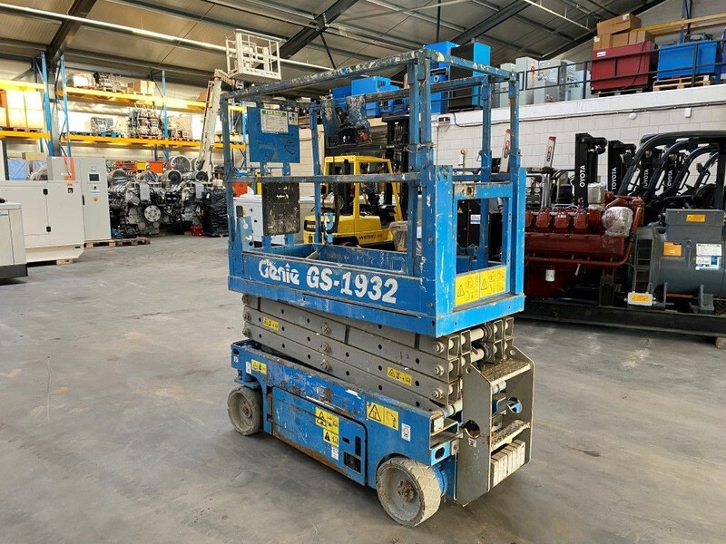 رافعة هيدروليكية مقصية Genie GS 1932 Elektrische Schaarhoogwerker 7.8 meter werkhoogte 304 uur !: صورة 9