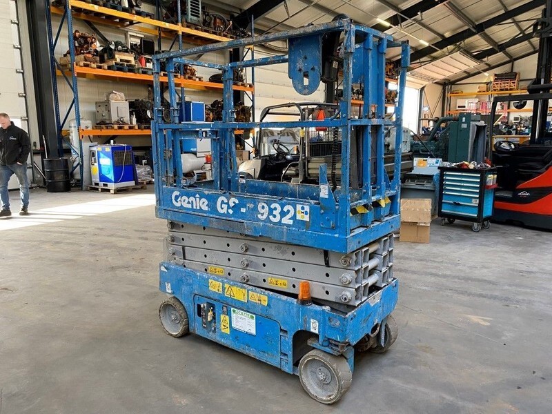 Genie GS 1932 Elektrische Schaarhoogwerker 7.8 meter werkhoogte 538 uur ! - رافعة هيدروليكية مقصية: صورة 1 Genie GS 1932 Elektrische Schaarhoogwerker 7.8 meter werkhoogte 538 uur ! - رافعة هيدروليكية مقصية: صورة 1