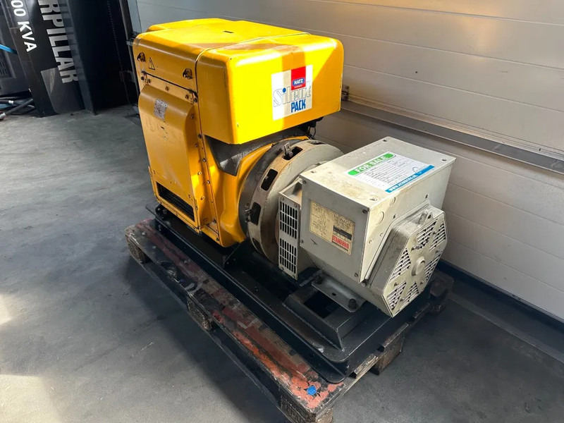 مجموعة المولدات Hatz 2L40CH Stamford 15 kVA Silentpack generatorset: صورة 8 مجموعة المولدات Hatz 2L40CH Stamford 15 kVA Silentpack generatorset: صورة 8