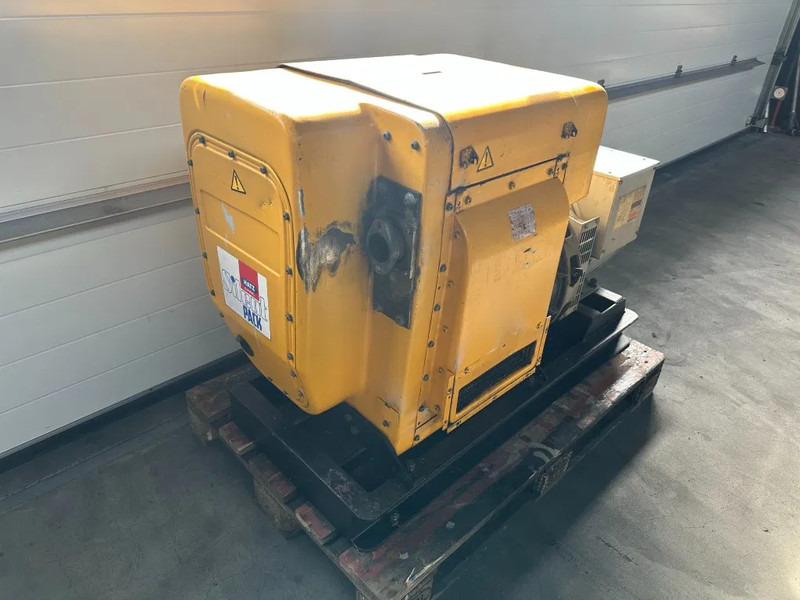 مجموعة المولدات Hatz 2L40CH Stamford 15 kVA Silentpack generatorset: صورة 7 مجموعة المولدات Hatz 2L40CH Stamford 15 kVA Silentpack generatorset: صورة 7