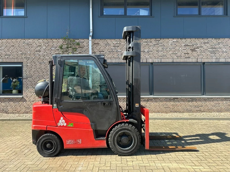 Hyster H3.0FT 3 ton Triplex Freelift Sideshift LPG Heftruck 2017 - رافعة شوكية تعمل بالغاز: صورة 1 Hyster H3.0FT 3 ton Triplex Freelift Sideshift LPG Heftruck 2017 - رافعة شوكية تعمل بالغاز: صورة 1