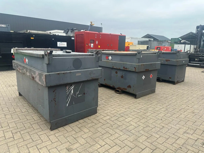 IBC Steenbergen Kiwa IBC 2000 liter dieseltank met handpomp Milieutank - خزان تخزين: صورة 5 IBC Steenbergen Kiwa IBC 2000 liter dieseltank met handpomp Milieutank - خزان تخزين: صورة 5