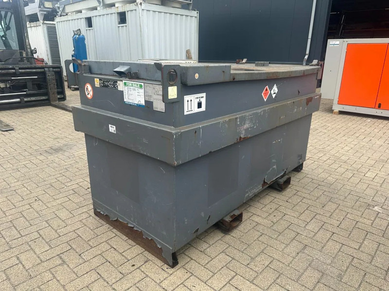 IBC Steenbergen Kiwa IBC 2000 liter dieseltank met handpomp Milieutank - خزان تخزين: صورة 1 IBC Steenbergen Kiwa IBC 2000 liter dieseltank met handpomp Milieutank - خزان تخزين: صورة 1