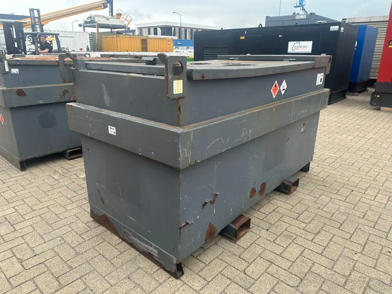 IBC Steenbergen Kiwa IBC 2000 liter dieseltank met handpomp Milieutank - خزان تخزين: صورة 4 IBC Steenbergen Kiwa IBC 2000 liter dieseltank met handpomp Milieutank - خزان تخزين: صورة 4