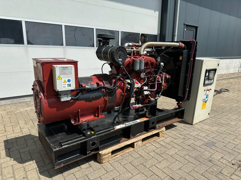 Iveco 8061 Marelli 150 kVA noodstroom generatorset ATS automatische netovername - مجموعة المولدات: صورة 2 Iveco 8061 Marelli 150 kVA noodstroom generatorset ATS automatische netovername - مجموعة المولدات: صورة 2