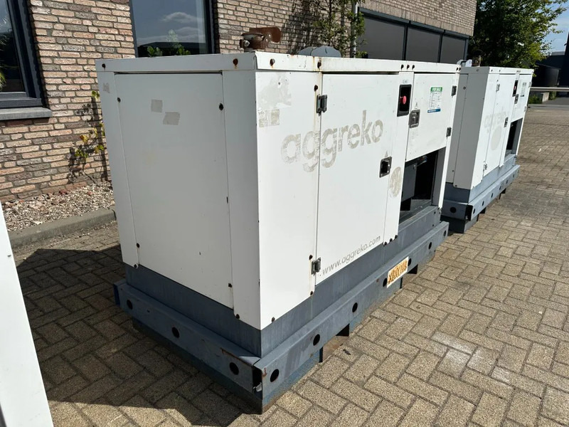 Iveco FPT F32 AM1A Leroy Somer 32 kVA Silent generatorset 129 hours ! - مجموعة المولدات: صورة 4 Iveco FPT F32 AM1A Leroy Somer 32 kVA Silent generatorset 129 hours ! - مجموعة المولدات: صورة 4