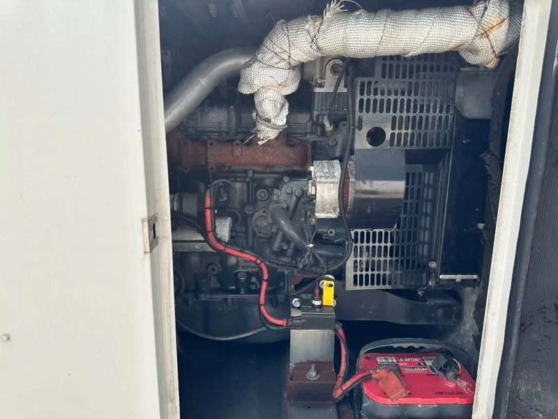 Iveco FPT F32 AM1A Leroy Somer 32 kVA Silent generatorset 216 hours ! - مجموعة المولدات: صورة 3 Iveco FPT F32 AM1A Leroy Somer 32 kVA Silent generatorset 216 hours ! - مجموعة المولدات: صورة 3