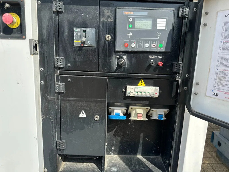 Iveco FPT F32 AM1A Leroy Somer 32 kVA Silent generatorset 39 hours ! - مجموعة المولدات: صورة 2 Iveco FPT F32 AM1A Leroy Somer 32 kVA Silent generatorset 39 hours ! - مجموعة المولدات: صورة 2