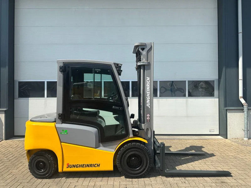 Jungheinrich DFG 425 Triplex Freelift Sideshift 2.5 ton Diesel Heftruck as New ! 675 hours ! - رافعة شوكية ديزل: صورة 3 Jungheinrich DFG 425 Triplex Freelift Sideshift 2.5 ton Diesel Heftruck as New ! 675 hours ! - رافعة شوكية ديزل: صورة 3