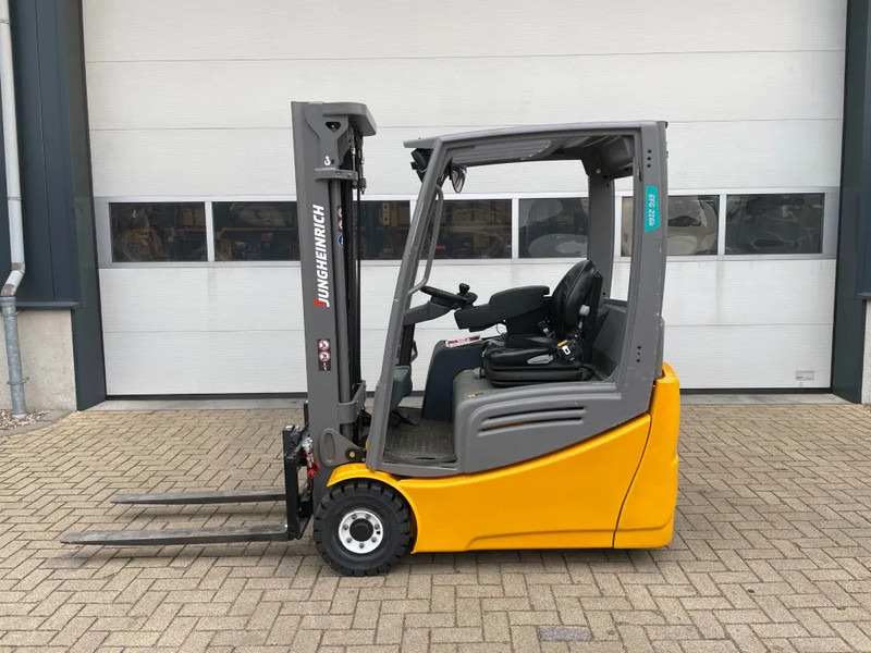Jungheinrich EFG 216K 1.6 ton Triplex Freelift Sideshift Elektra Heftruck Accu 2020 - رافعة شوكية: صورة 4 Jungheinrich EFG 216K 1.6 ton Triplex Freelift Sideshift Elektra Heftruck Accu 2020 - رافعة شوكية: صورة 4