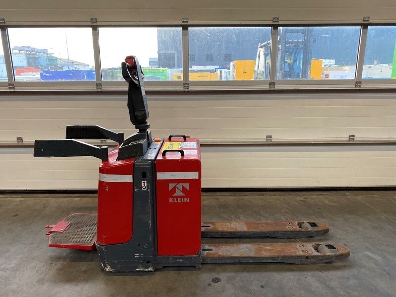 Jungheinrich ERE 20 2 ton Elektrische Pallet truck meerijder - شاحنة باليت: صورة 2 Jungheinrich ERE 20 2 ton Elektrische Pallet truck meerijder - شاحنة باليت: صورة 2