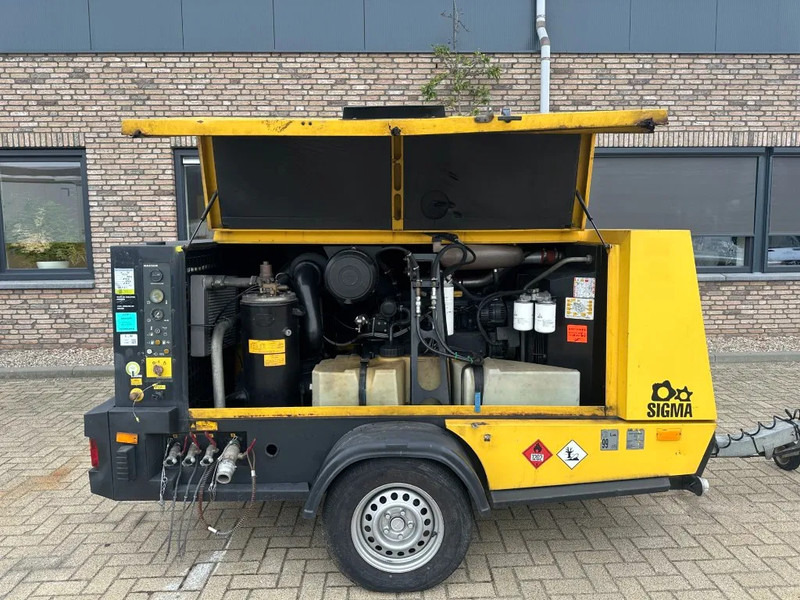 Kaeser M122 Deutz 11.1 m3 / min 10 Bar 83 kW Mobiele Diesel Compressor - الضاغط: صورة 2 Kaeser M122 Deutz 11.1 m3 / min 10 Bar 83 kW Mobiele Diesel Compressor - الضاغط: صورة 2