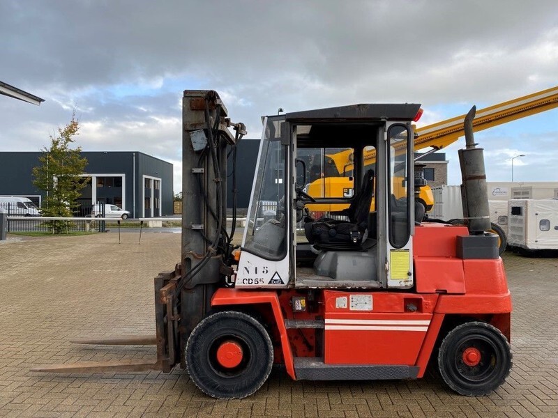 Kalmar DCD 55-6 6 ton Perkins Diesel Sideshift Positioner Freelift Heftruck - رافعة شوكية ديزل: صورة 1 Kalmar DCD 55-6 6 ton Perkins Diesel Sideshift Positioner Freelift Heftruck - رافعة شوكية ديزل: صورة 1